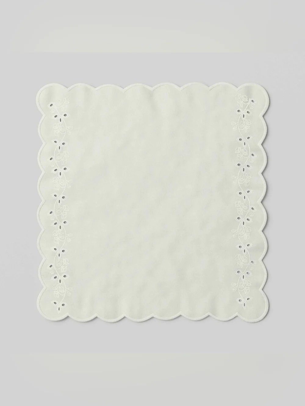 New Threshold 2 pk Eyelet Dinner Napkins Ivory bundle of 2, Easter/ mother's day